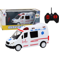 Lean- Ātrās palīdzības ma&scaron;īna (ambulance) ar pulti 04783 (RC)