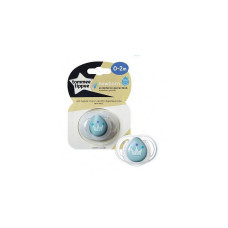 TOMMEE TIPPEE NEWBORN Ortodontiskas formas silikona māneklis 0-2m 1gab. BOY